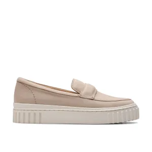 Clarks Mayhill Cove Women's Loafers in Sand
