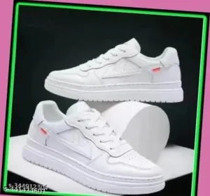 Classic All-White Low-Top Sneakers – Minimalist & Trendy