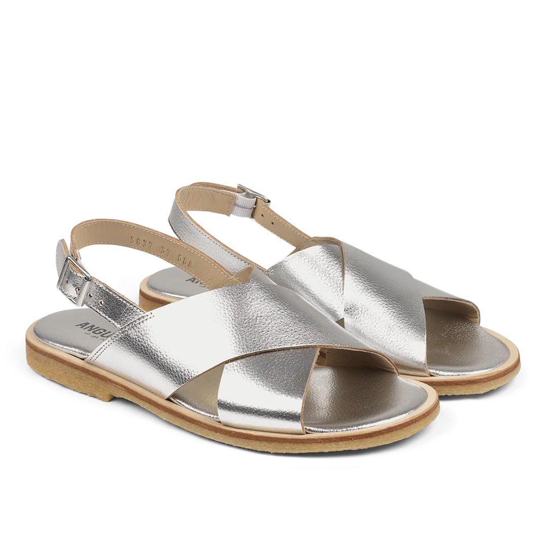 Classic cross sandal