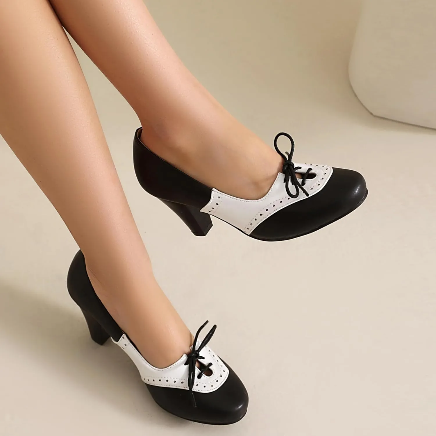 Elerhythm Women's Mary Jane 1920s Pump Heels Two Tones Classic and Retro Lace Up Wingtip 1950s Vintage Round Closed Toe 1940s Shoes