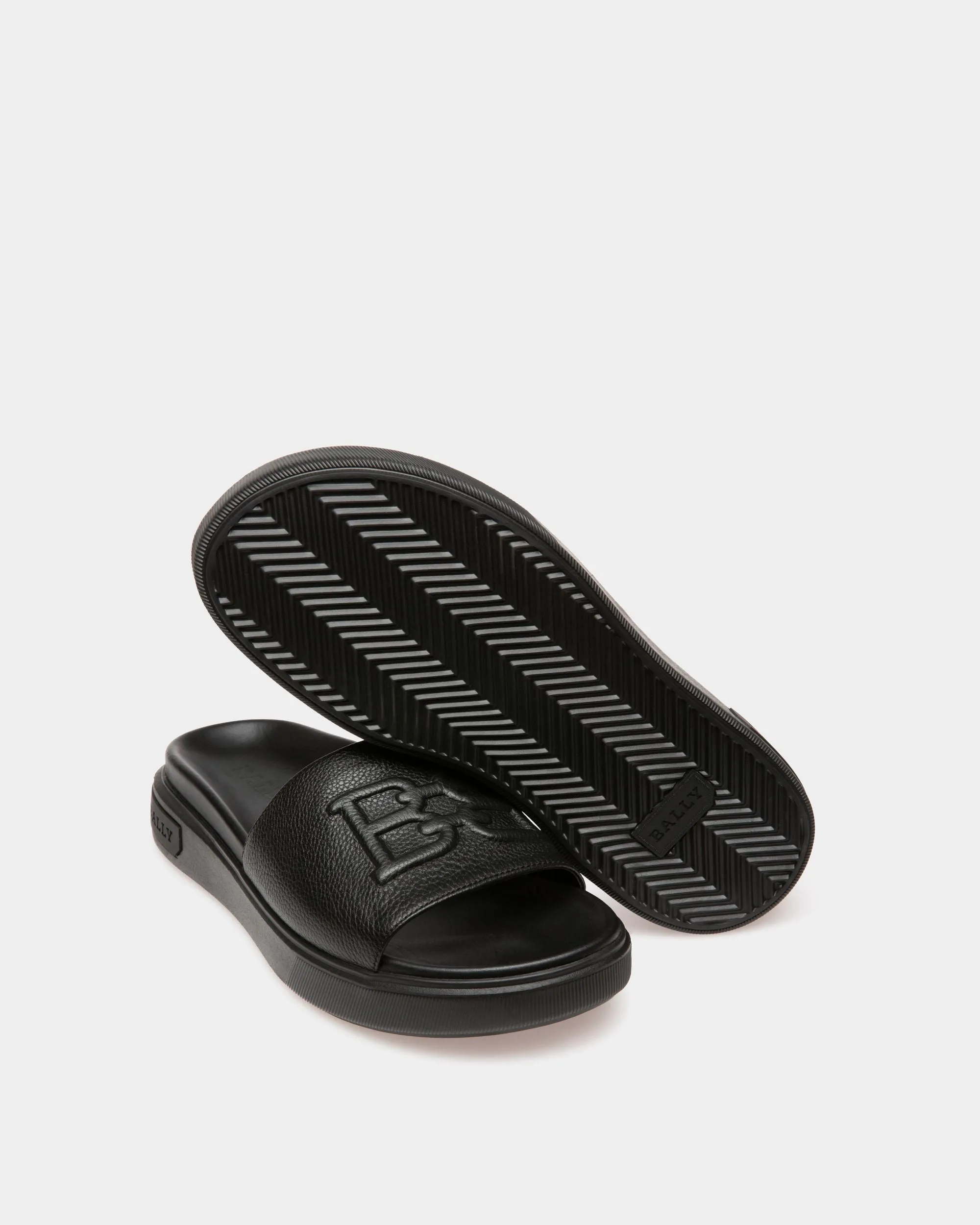 Jarmo Leather Slides In Black