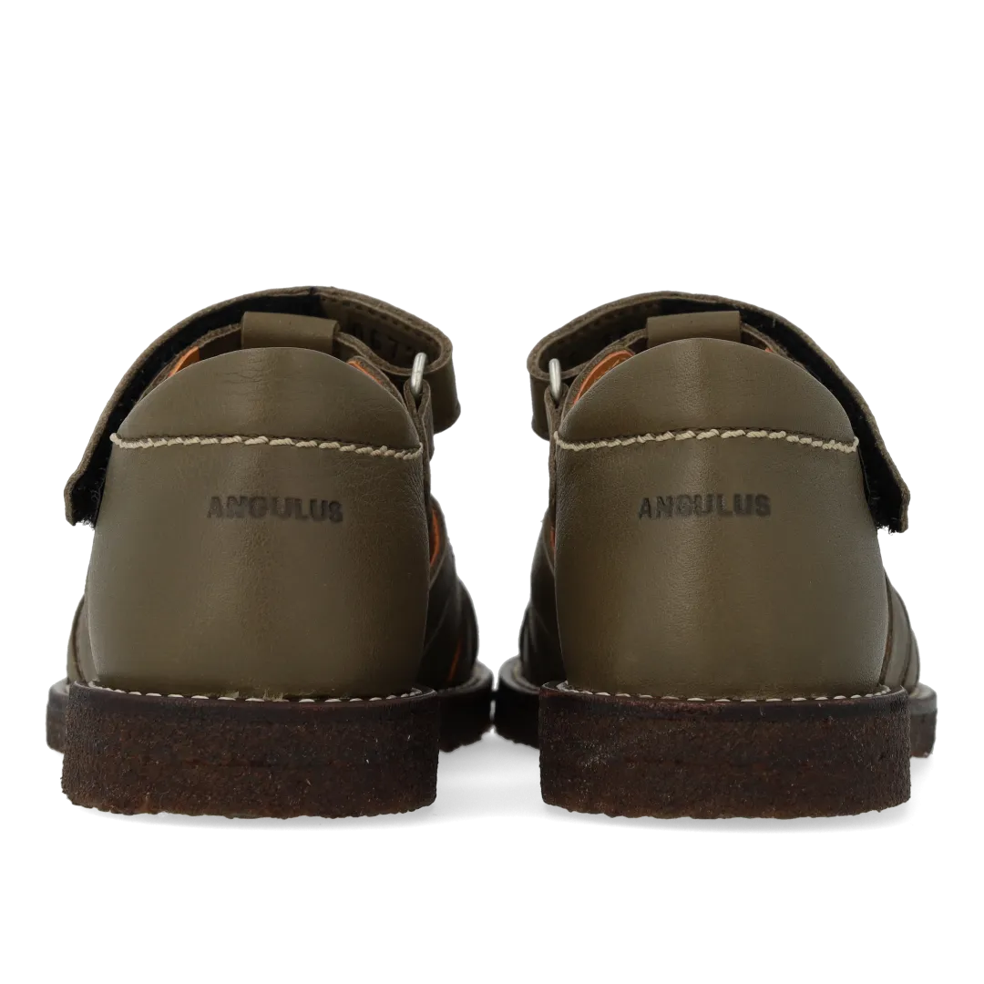 Leather sandal with star detail