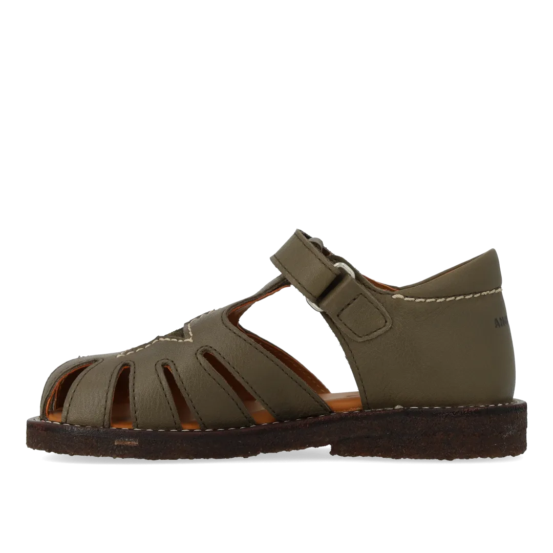 Leather sandal with star detail
