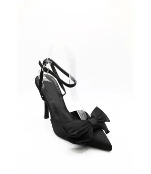 Malaya's Heels
