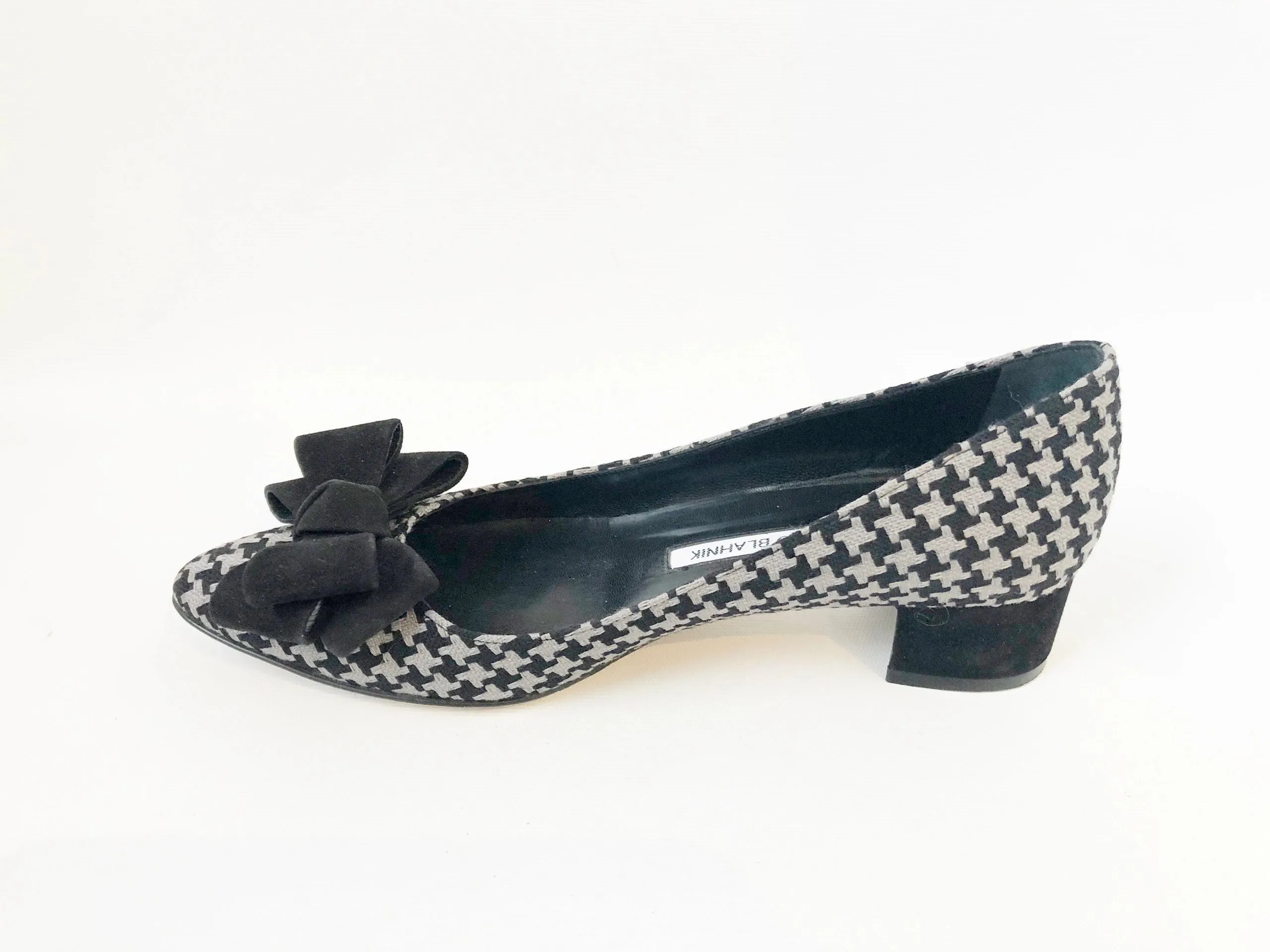 Manolo Blahnik Check Pump Size 38.5 It (8.5 Us)