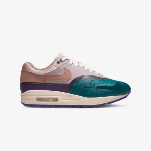 Nike | AIR MAX 1 PRM  { PLUM FOG / FOSSIL ROSE
