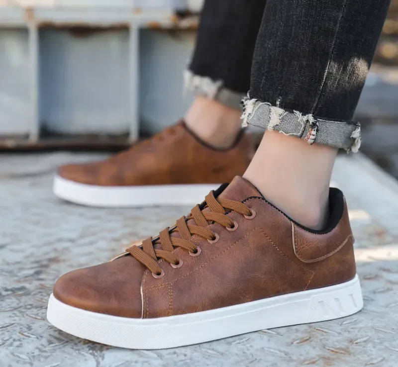 NOIR ÉLITE SNEAKER