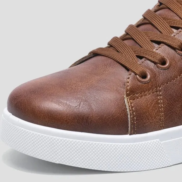 NOIR ÉLITE SNEAKER