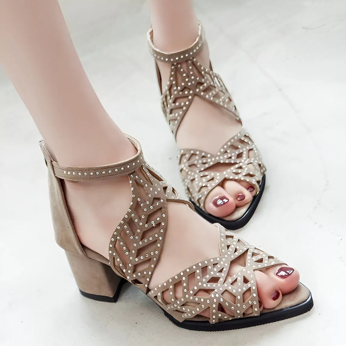 Orthopedic Women's Fashion Hollow Out Chunky Heel Sandals