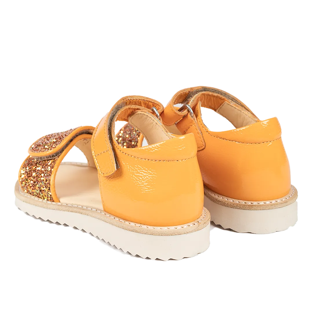 Patent sandal with sparkling glitter detail