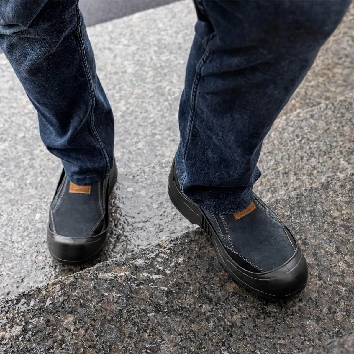 Slip-Resistant Overshoes. Black. Unisex. 1 Pair (Left/Right). PVC Construction. Medium, US Shoe Size : Men 8-9, Women 10-11