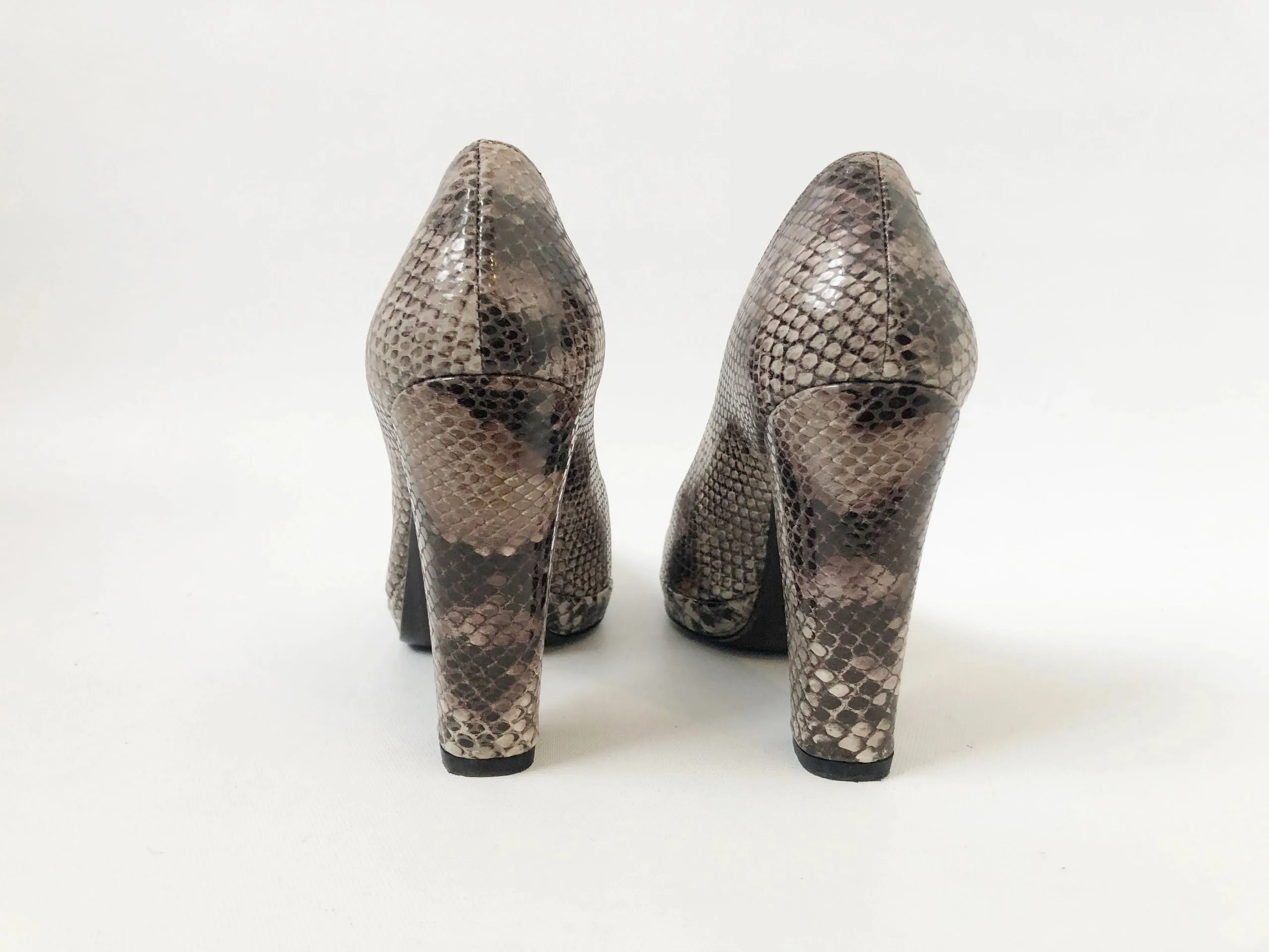 Stuart Weitzman Snakeskin Pump Size 7