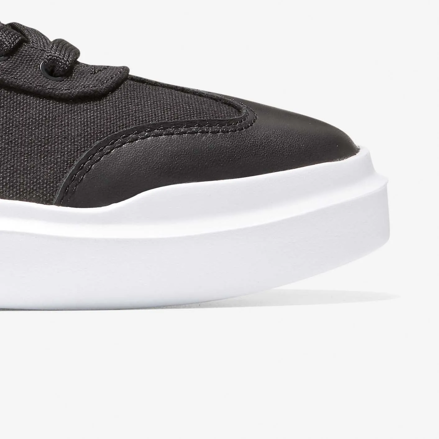 Women's GrandPrø Rally Canvas T-Toe Sneaker